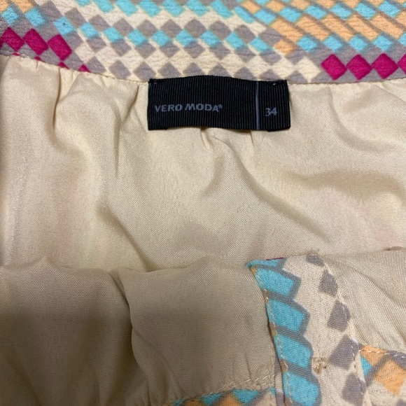 Vera Moda short skirt EUC - Picture 4 of 7
